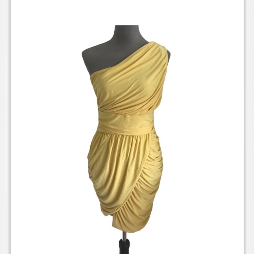NWT Soprano one shoulder yellow ruched dress.
